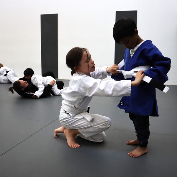 BJJ für Kinder - Hilfsbereitschaft